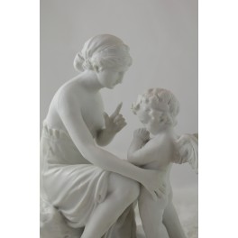 Sculpture en biscuit de porcelaine 'La leçon à l'Amour' Raymond Laporte Limoges fin 19ème siècle